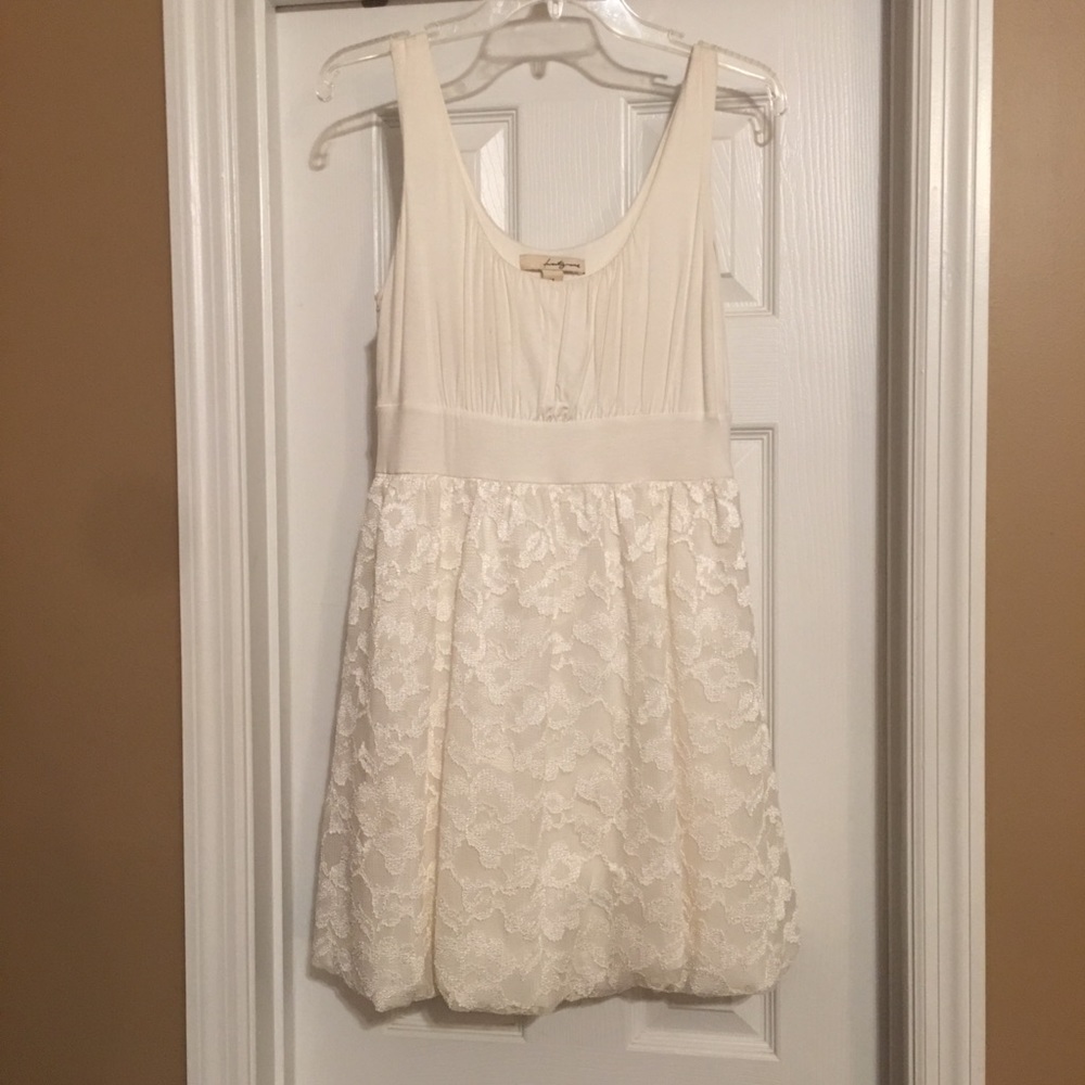 Ivory Sleeveless Lace Bubble Dress